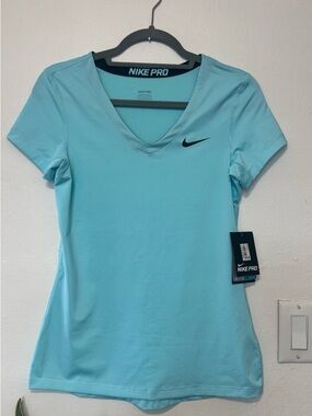 Nike Pro Women's Short-Sleeve V-Neck Top in Light Aqua